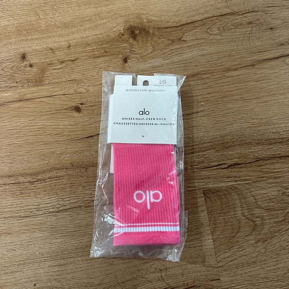ALO Yoga Pink Logo Half-Crew Socks